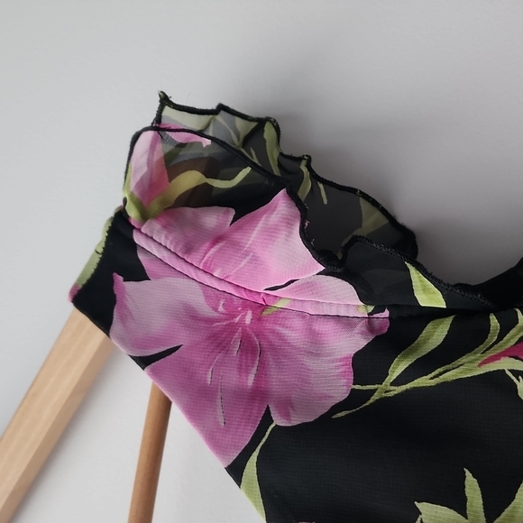 Host Pick! Vintage Laura Petites Floral Midi Flutter Sleeve Dress - Picture 5 of 10